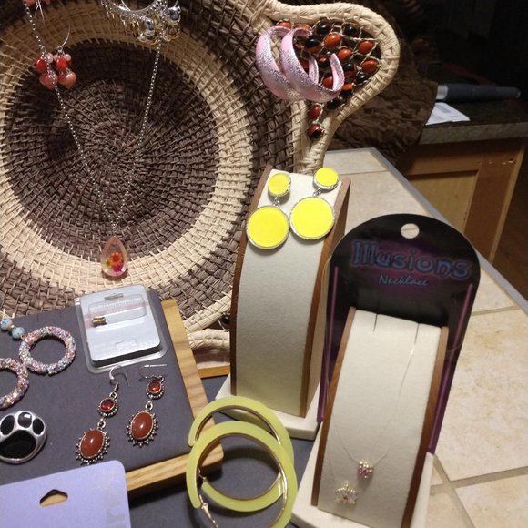 Fashion Bundle & Sterling Silver Earrings - Picture 7 of 14